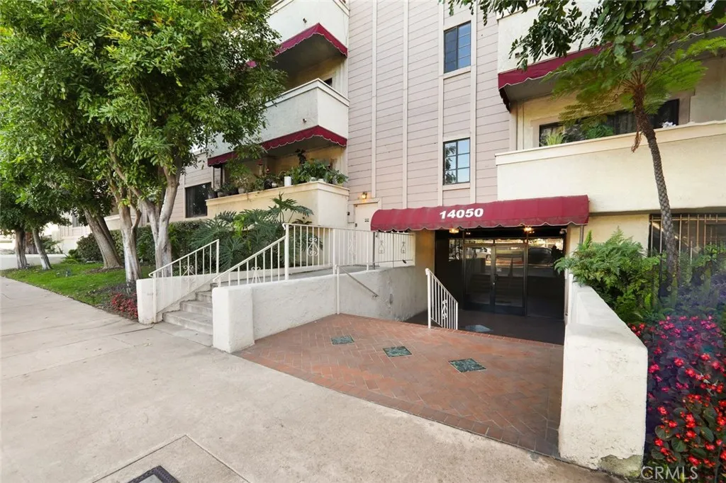 14050 Magnolia Boulevard Unit 213 — photo