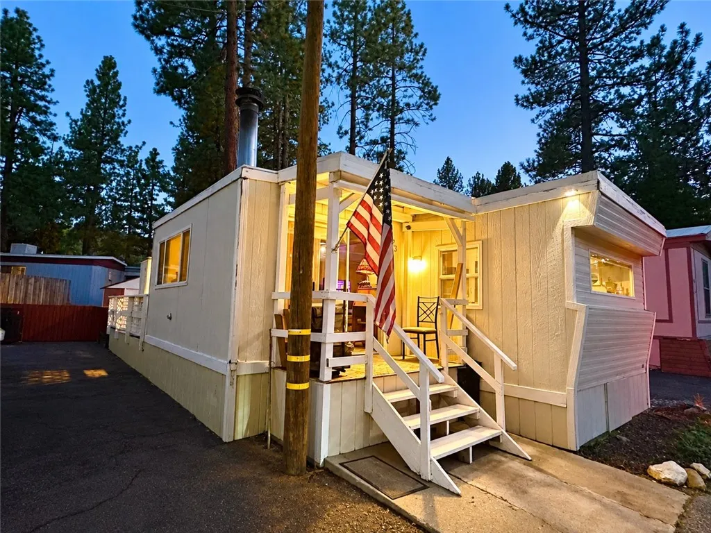 475 Thrush Unit 23 — photo