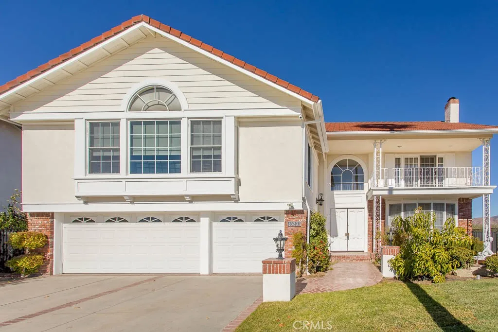 18301 Hampton Court — photo