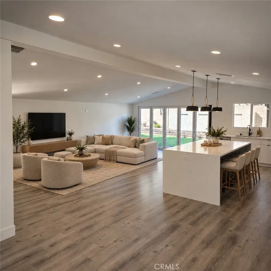 7831 Capistrano — photo