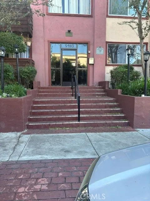 5403 Newcastle — photo