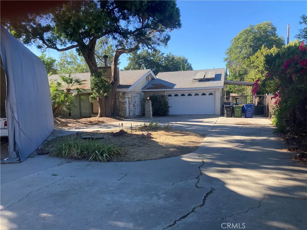 23011 Burbank — photo