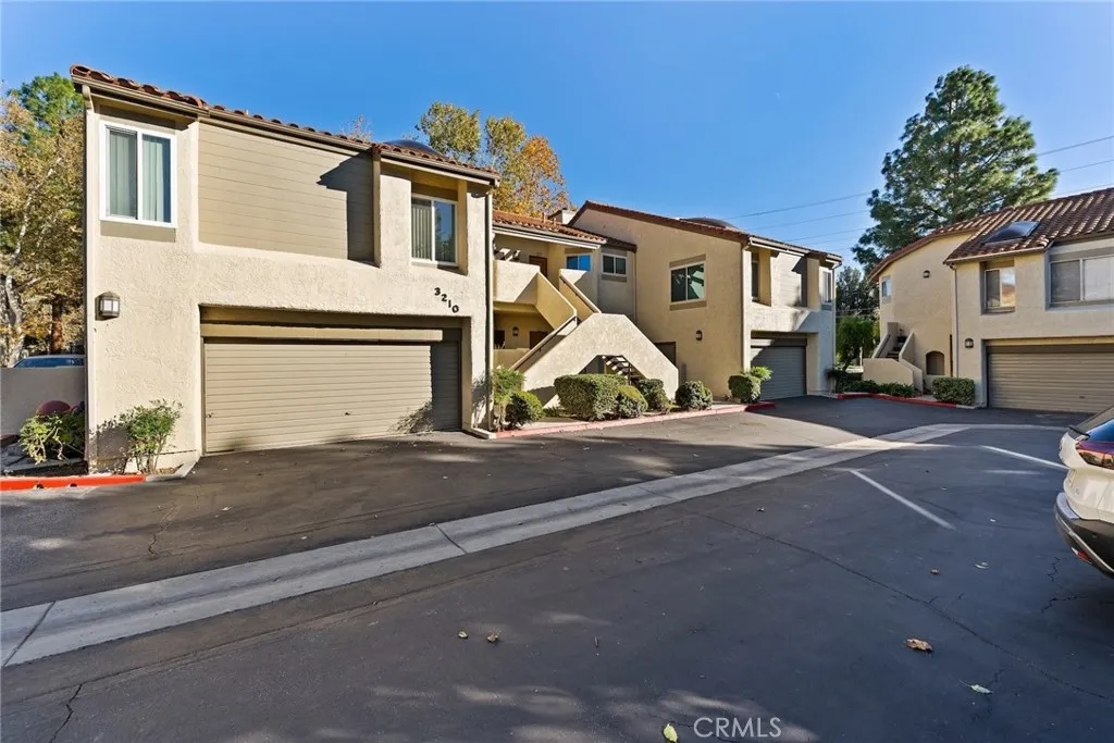3210 Darby Street Unit 102 — photo