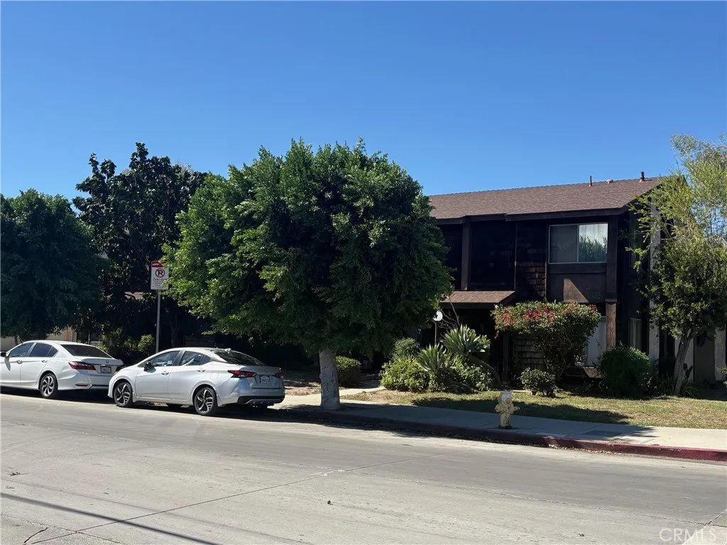 8457 Burnet Avenue Unit 1 — photo