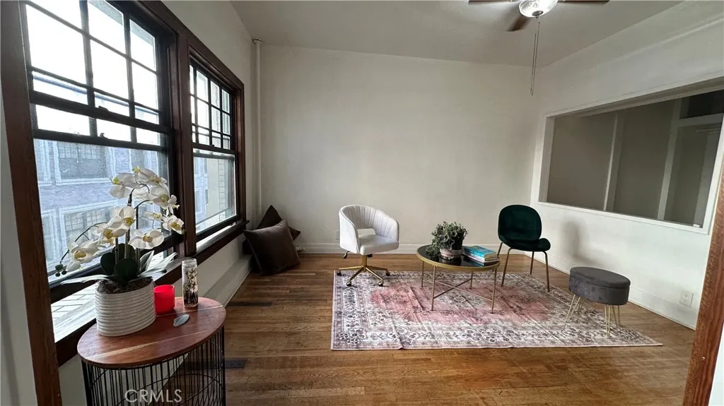 2121 W James M Wood Boulevard West Unit 316 — photo