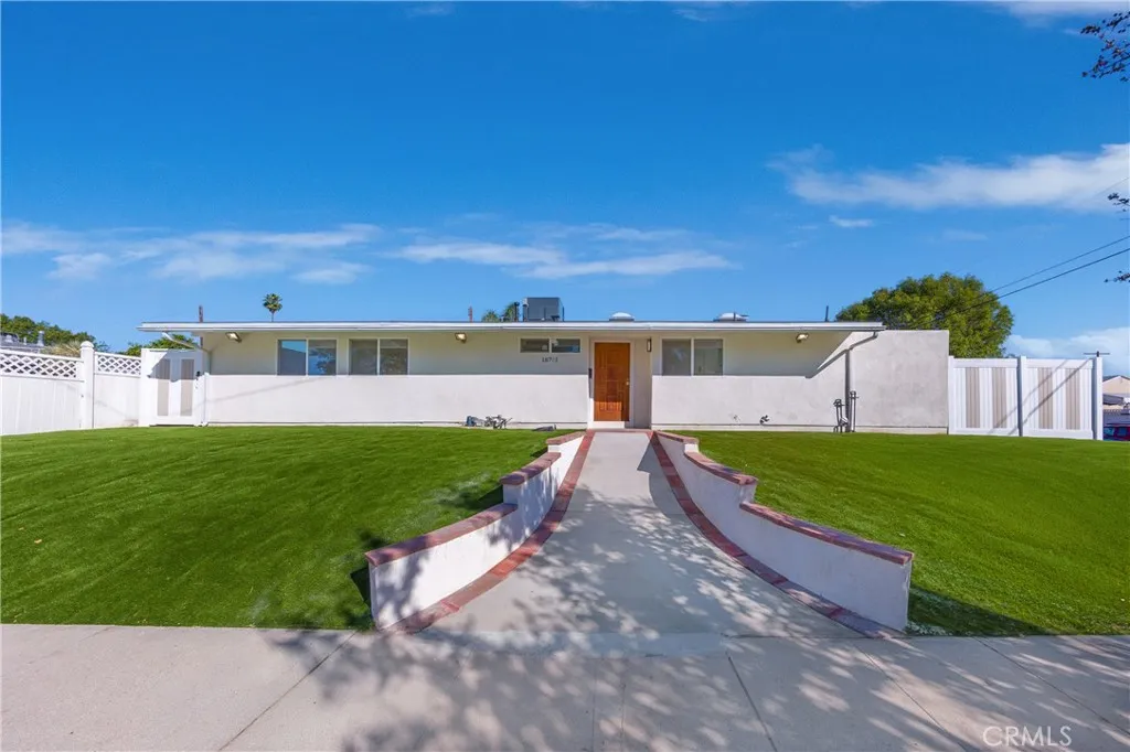 18701 Gilmore — photo