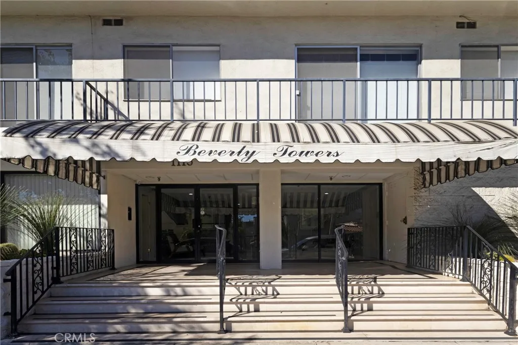 1115 S Elm Drive Unit Ph8 — photo