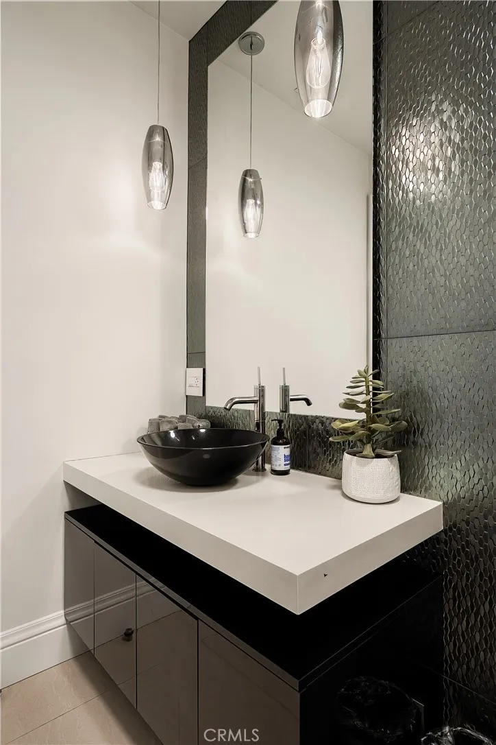 1756 Clear View Drive — photo