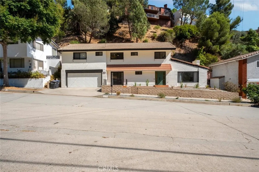 1774 Hillcrest Avenue — photo