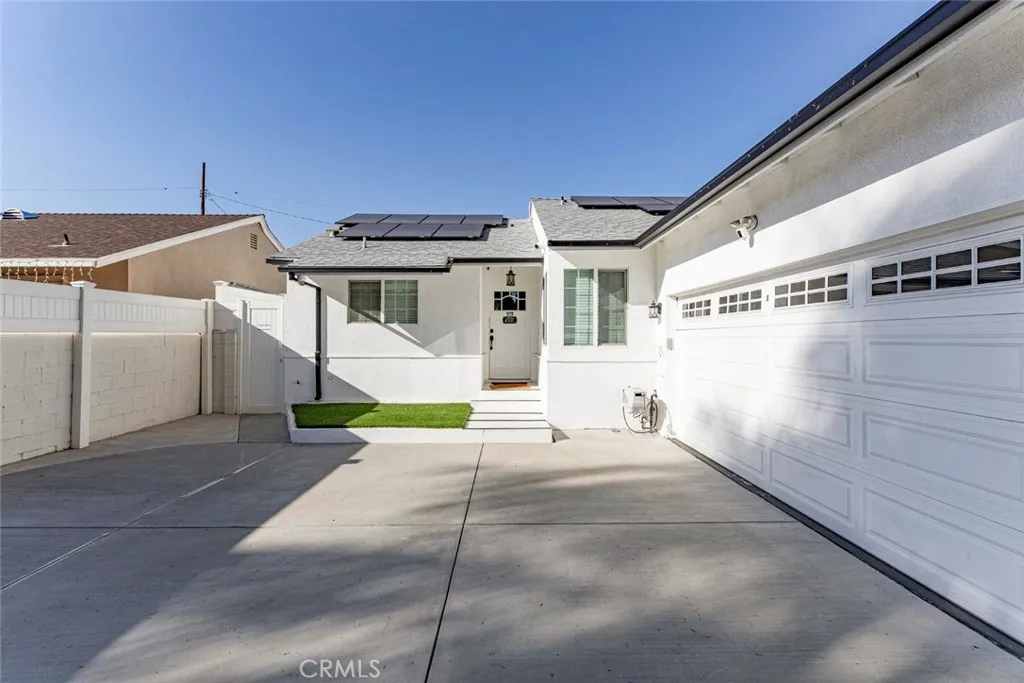 18955 Cantlay Street — photo