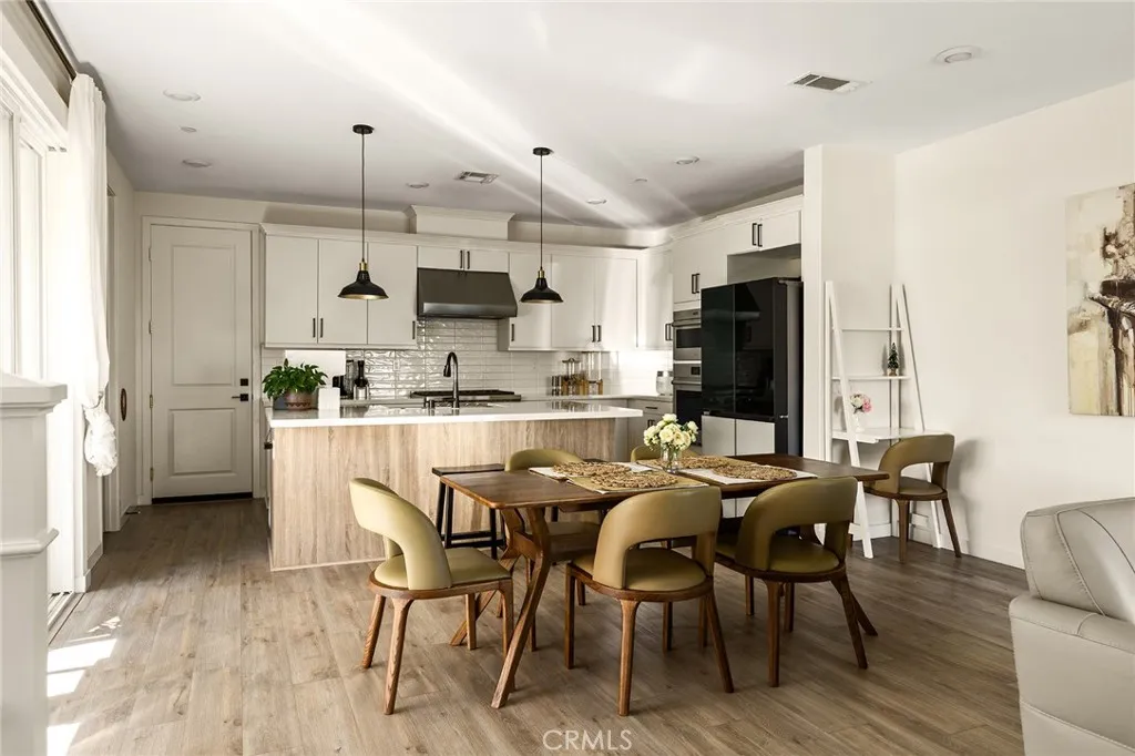 27616 Symphony Place — photo