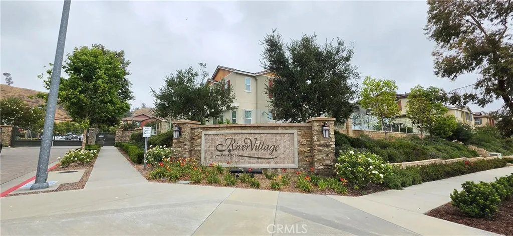 22041 Barrington Way — photo