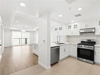 1598 Long Beach Unit 407 — photo