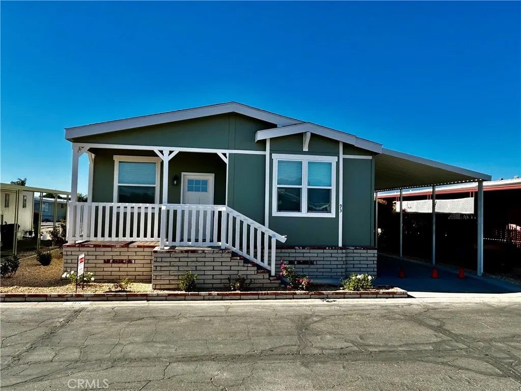 2205 W Acacia Ave 93 — photo