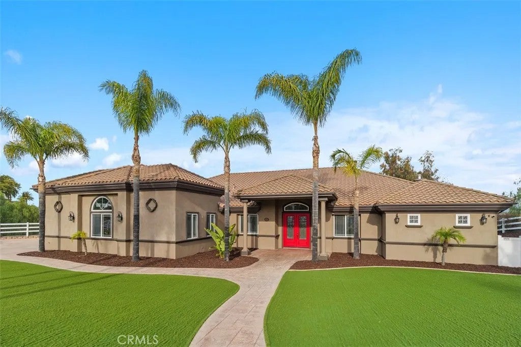39526 Calle Cabernet — photo