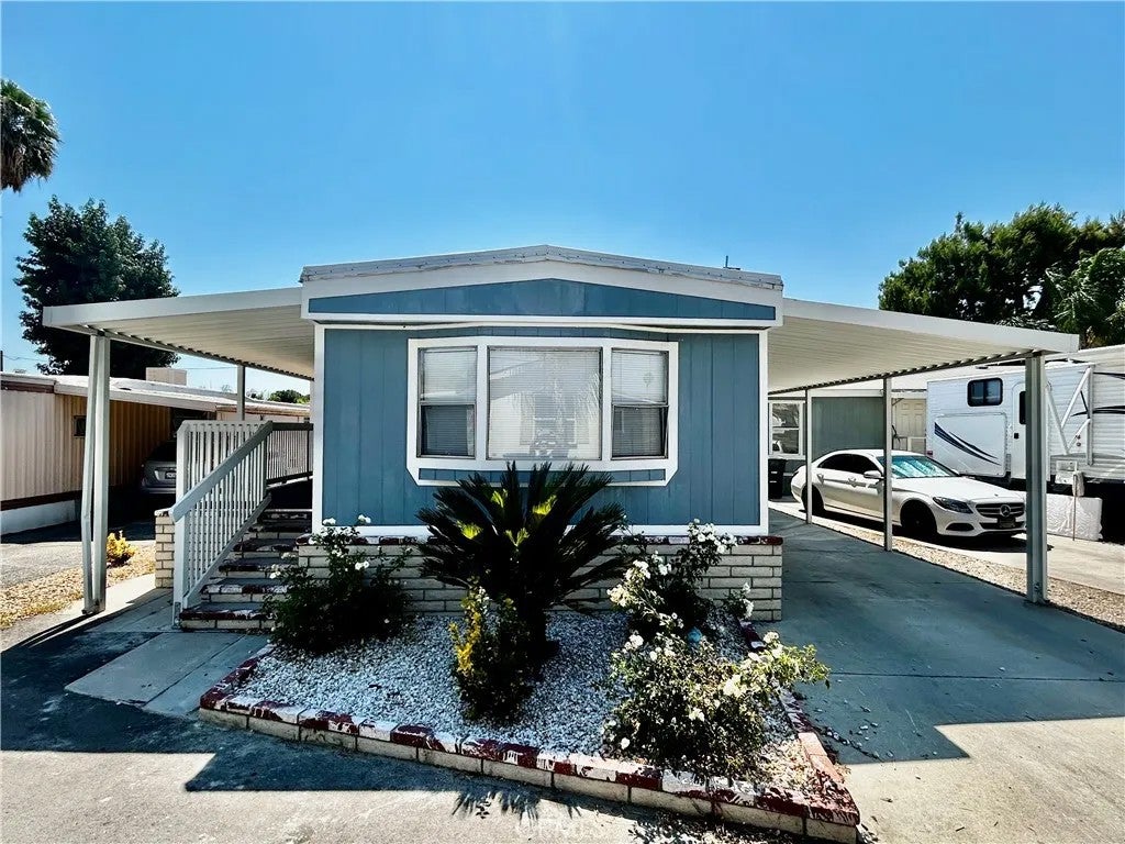 220 Elk St 118 — photo
