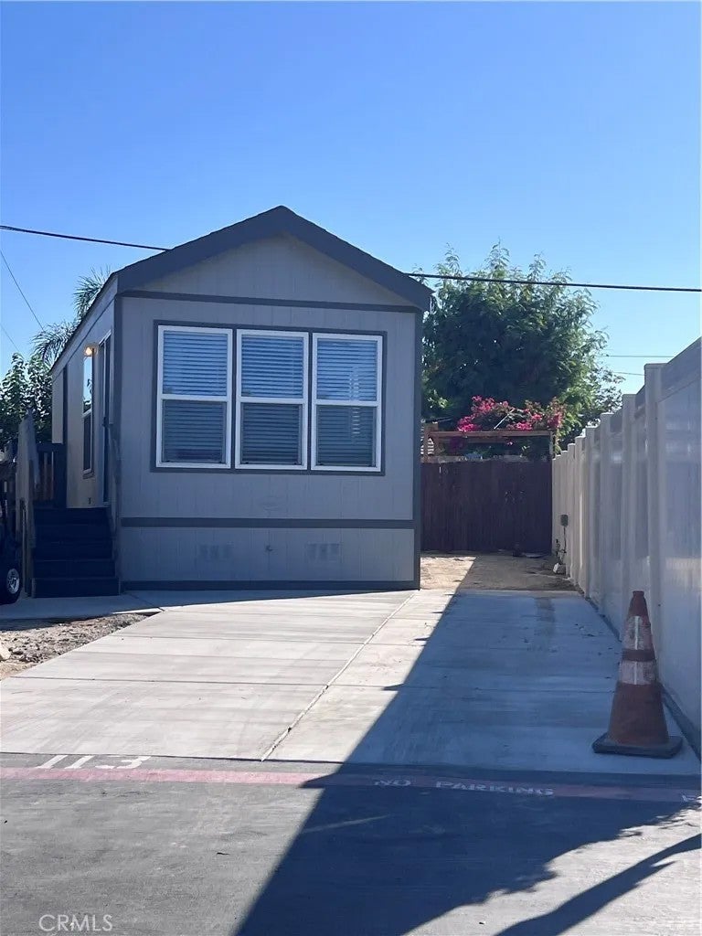 1445 W Florida 113 — photo