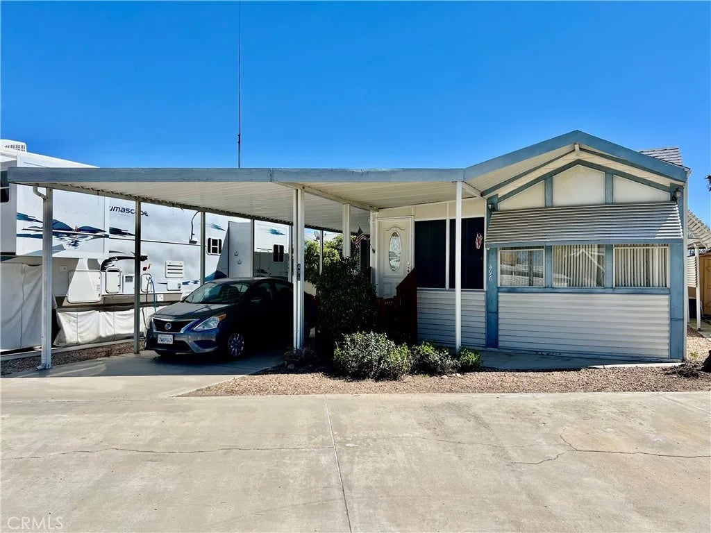 1295 S Cawston 496 — photo