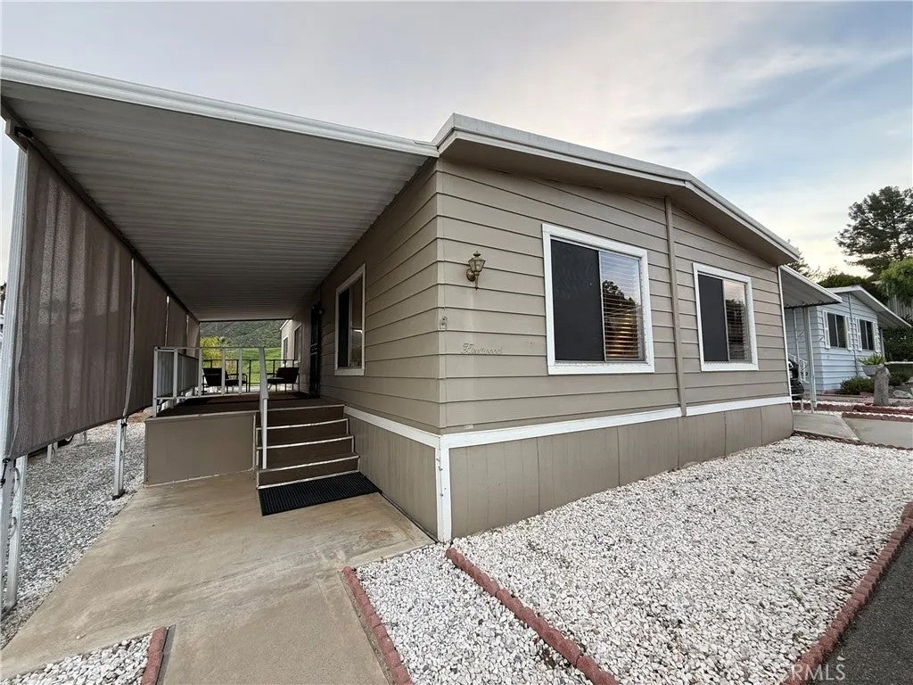 32600 State Highway 74 140 — photo
