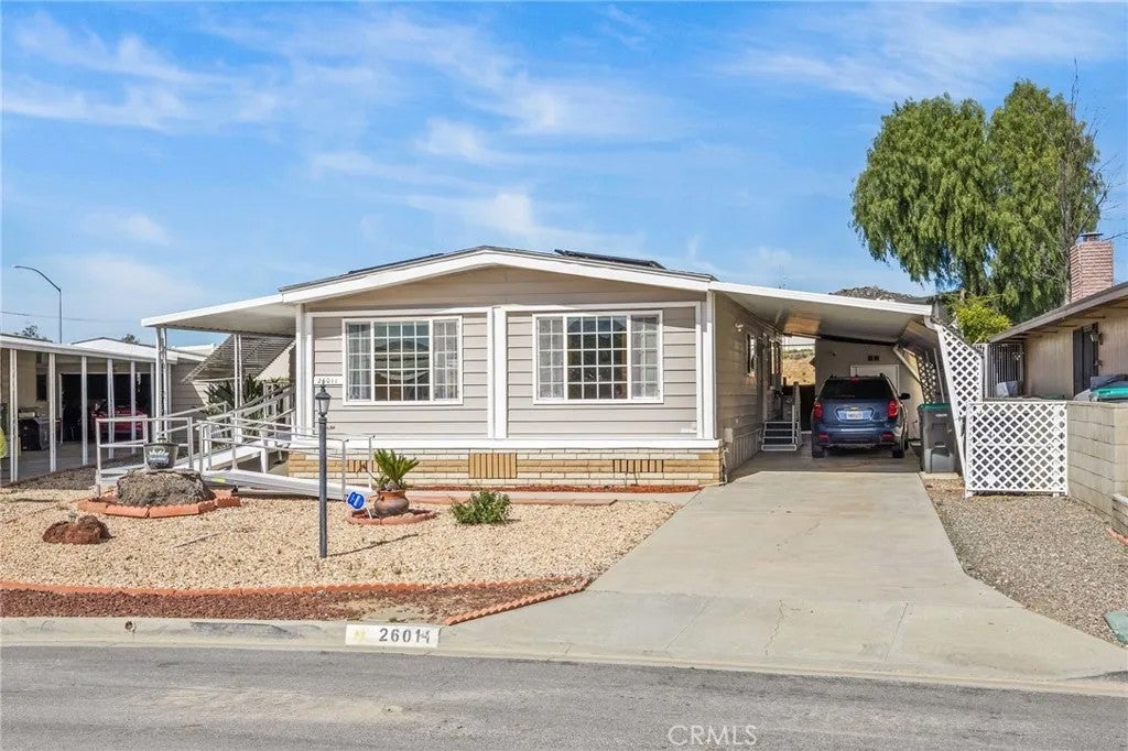 26011 Kentia Palm Dr — photo