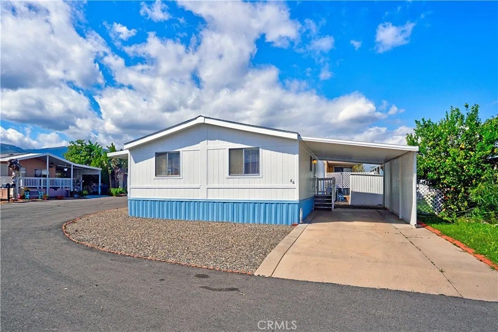 31750 Machado 86 — photo