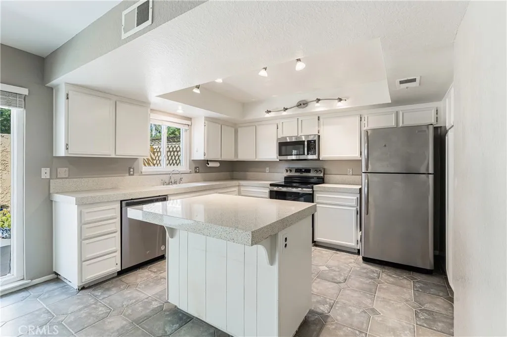 7088 Seville, Riverside, CA 92504 — photo 3