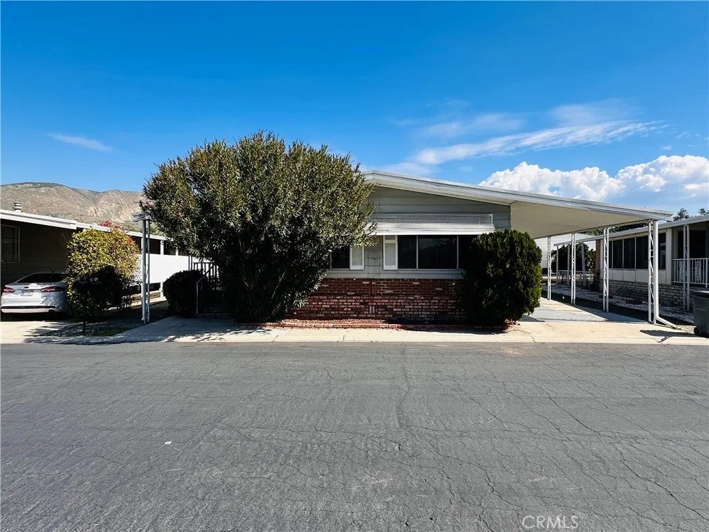 2230 Lake Park Drive 140 — photo