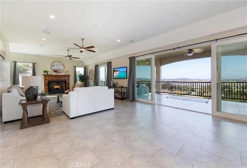 26045 Lucille Circle — photo