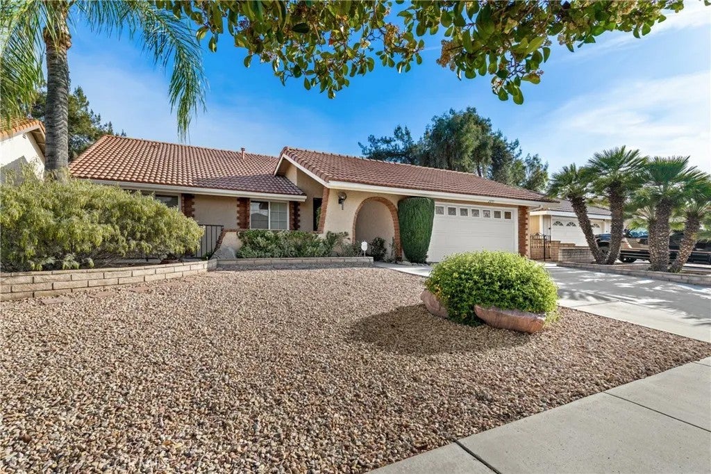 2095 Silver Oak Way — photo