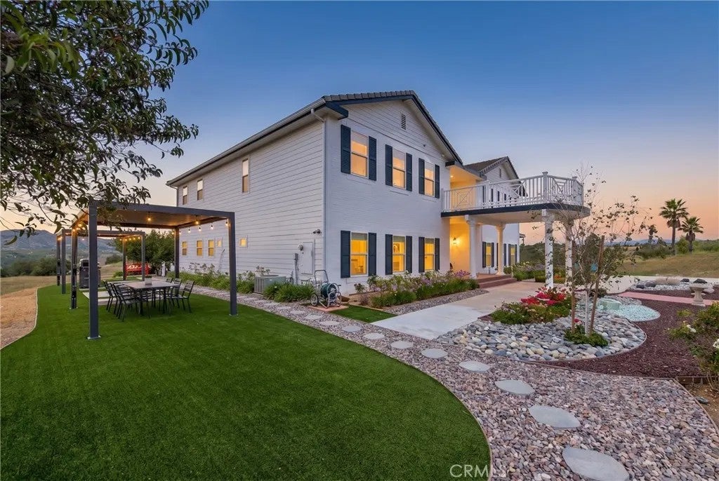 22252 Monte Rancho Dr — photo