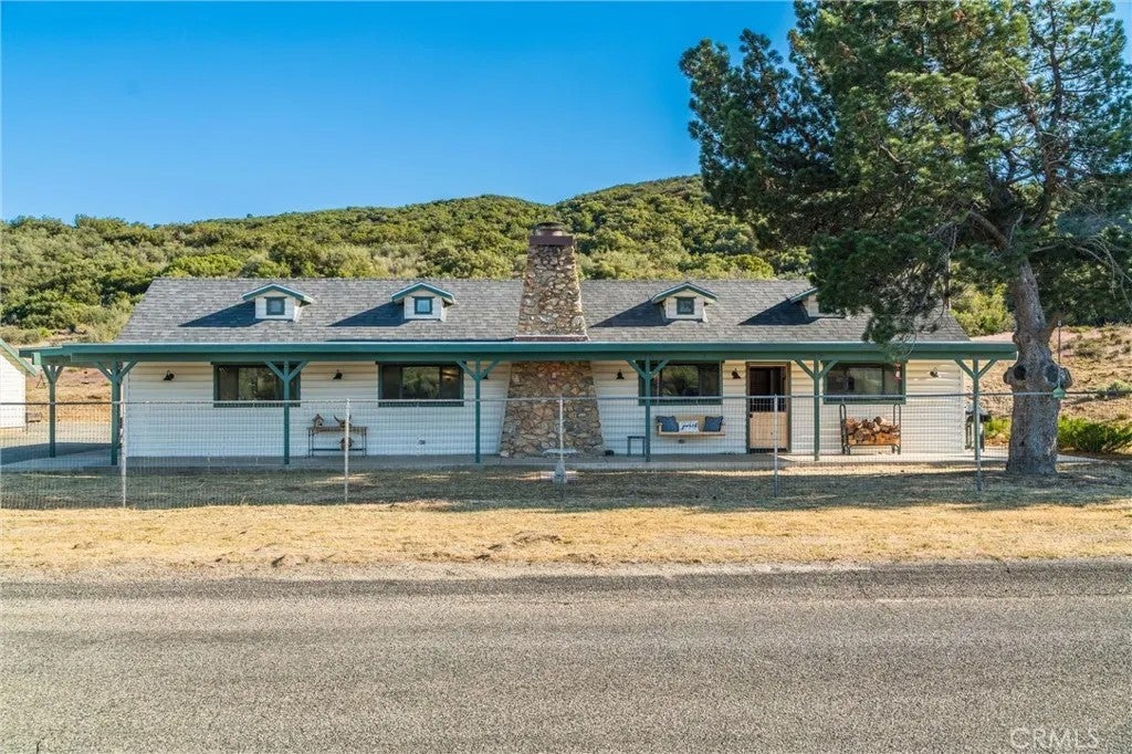 60861 Burnt Valley Road — photo
