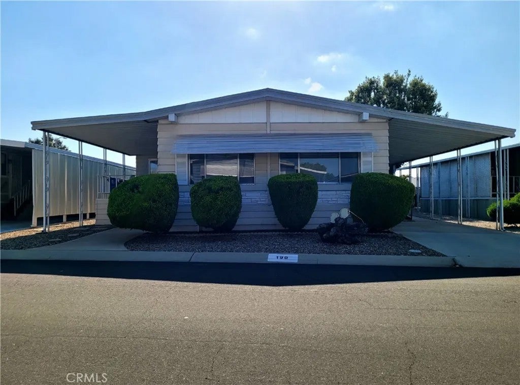 27601 Sun City 190 — photo