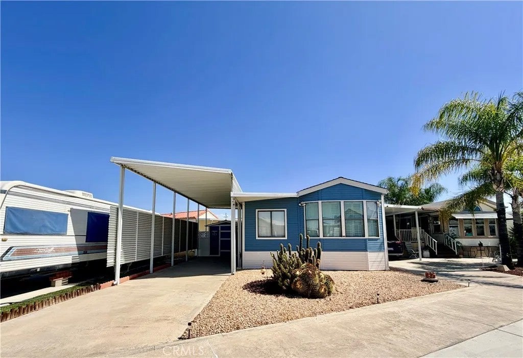1295 S Cawston 521 — photo