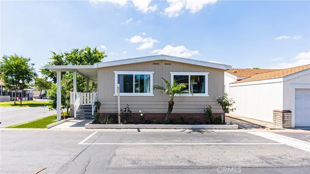 5815 E La Palma 286 — photo