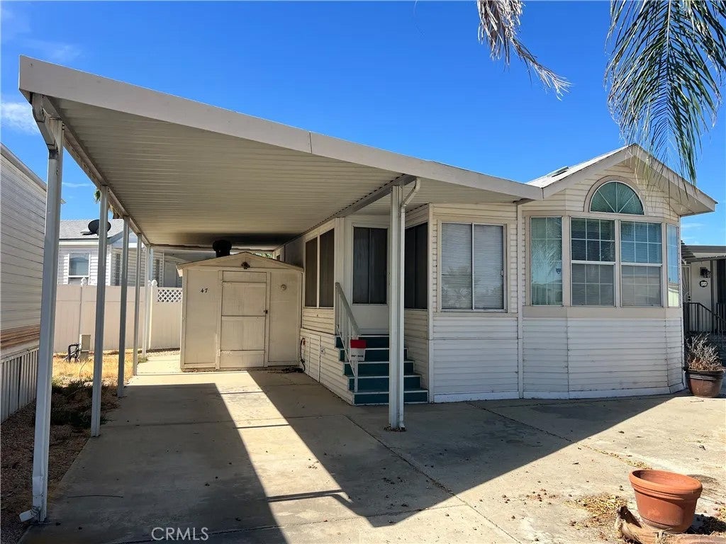 1295 S Cawston Ave 47 — photo