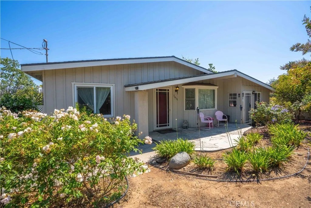 1611 Hillcrest — photo