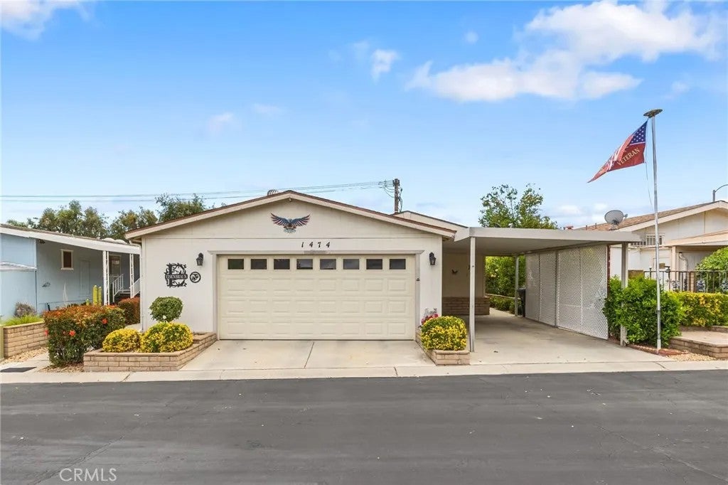 1474 Bishop Drive — photo