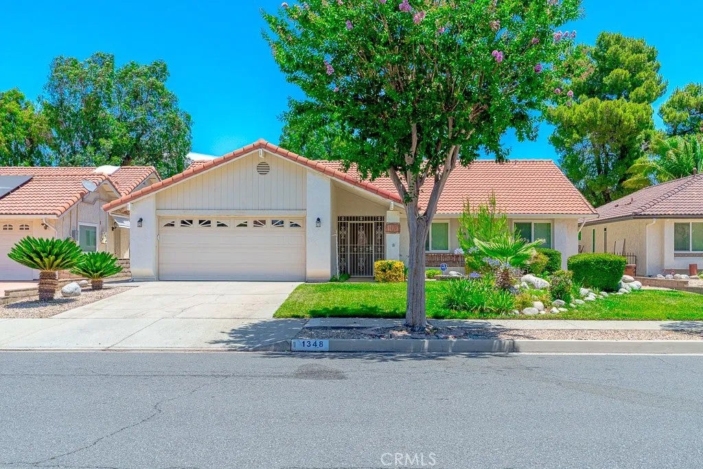 1348 Pepper Tree — photo