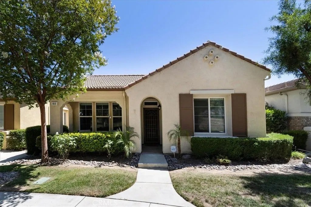 8010 Bay Hill — photo