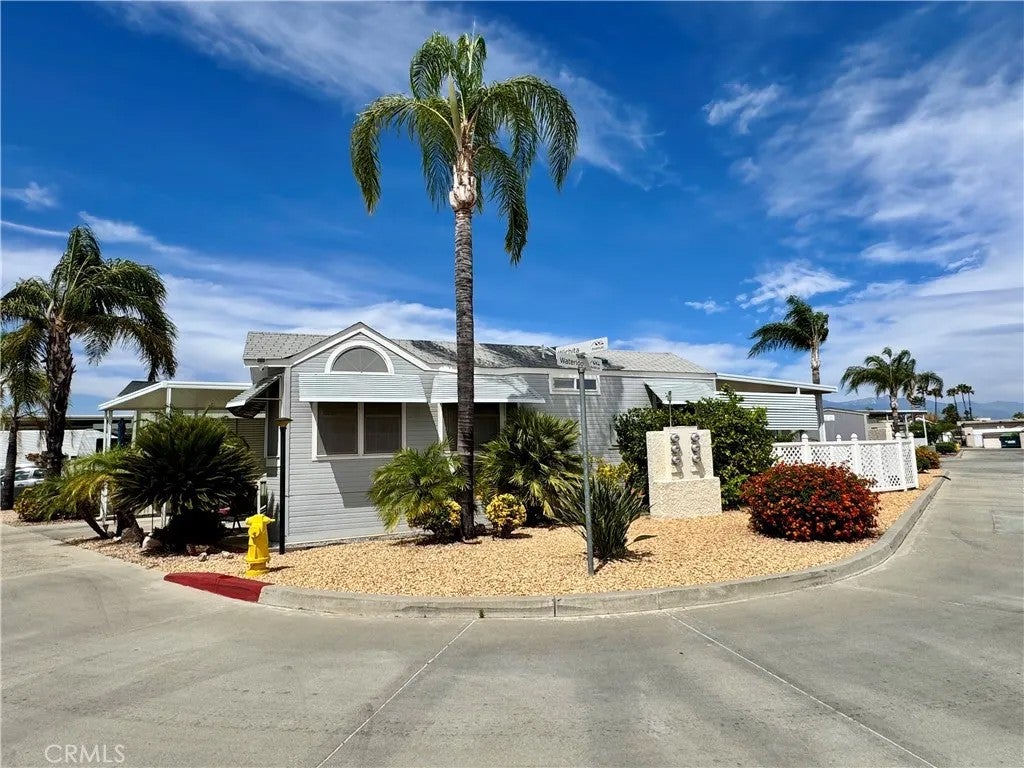 1295 S Cawston 443 — photo