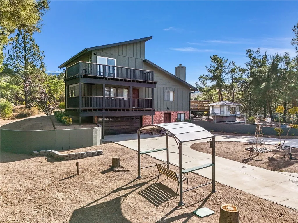 48085 Twin Pines Road — photo