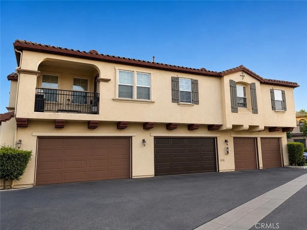 2750 E Oak Hill 12 — photo