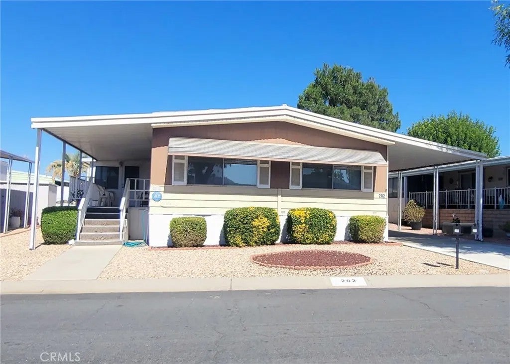 27601 Sun City 202 — photo