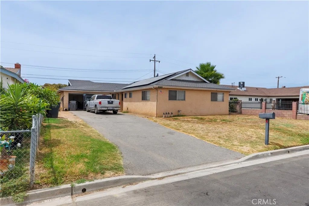 3292 Debbie Lane — photo