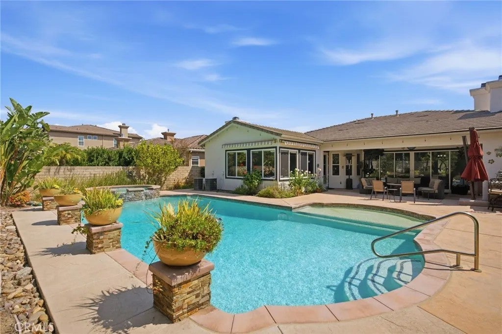 22976 Banbury Court — photo
