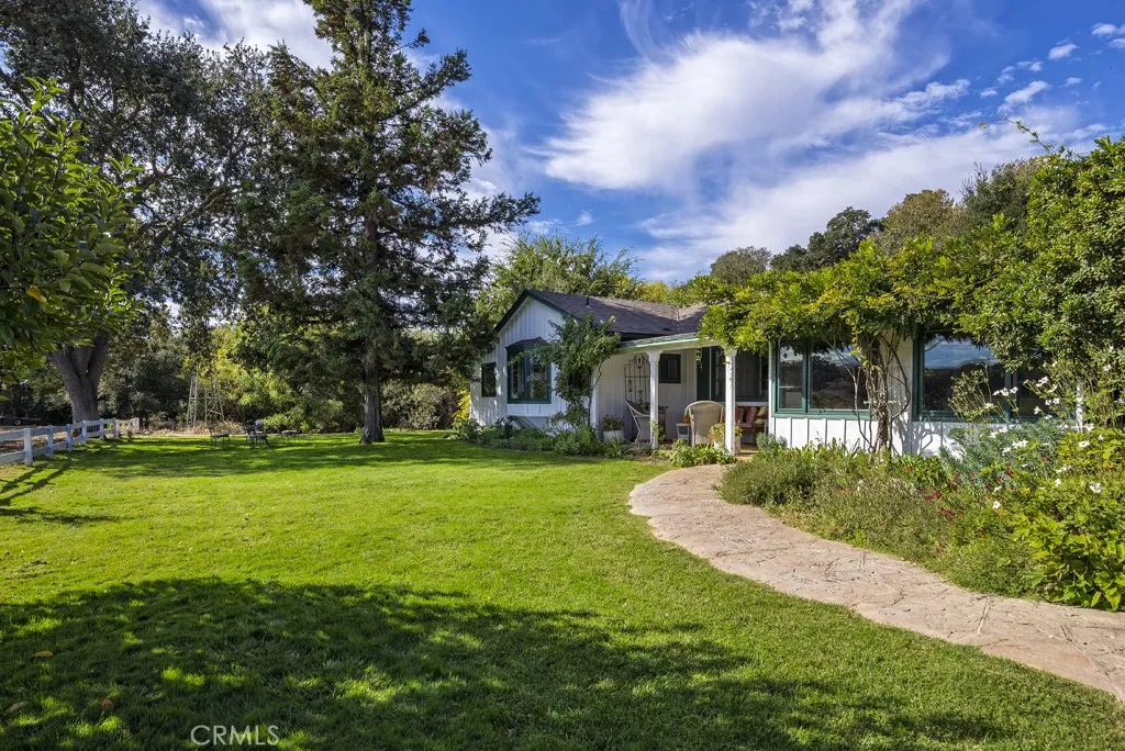 1445 Alamo Pintado — photo