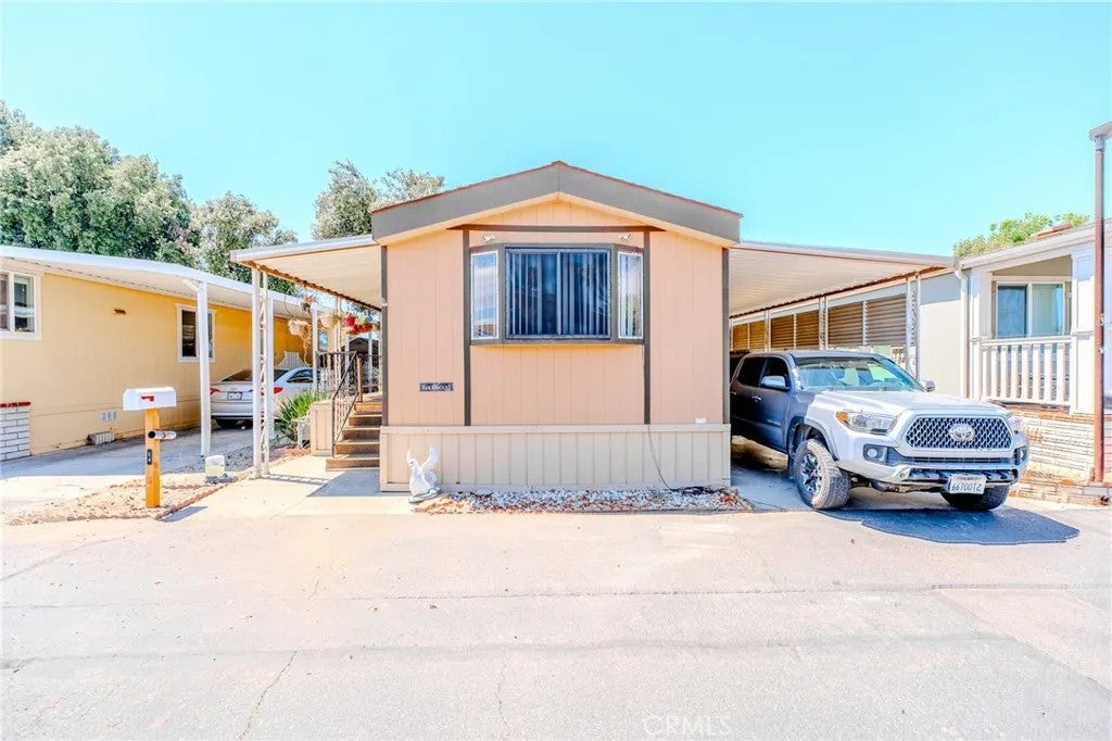 675 W Oakland G-4 — photo