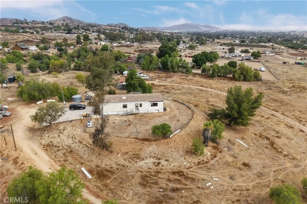 25661 Waldon Road — photo