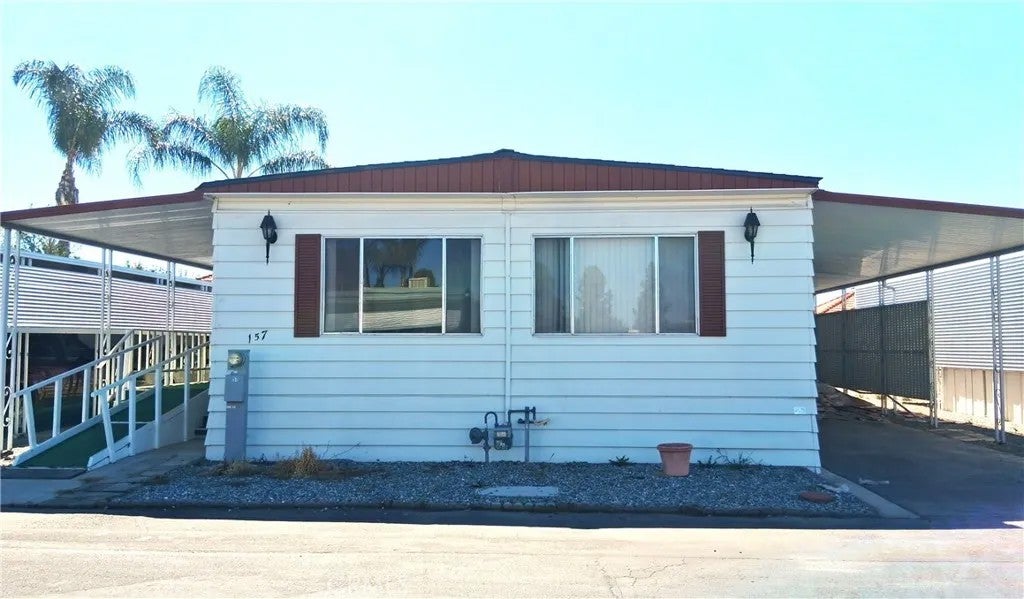 725 W Thornton 157 — photo