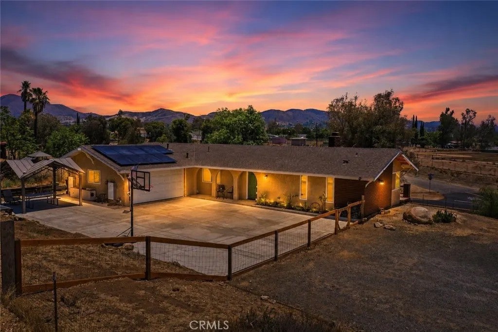 21280 Cielo Vista — photo